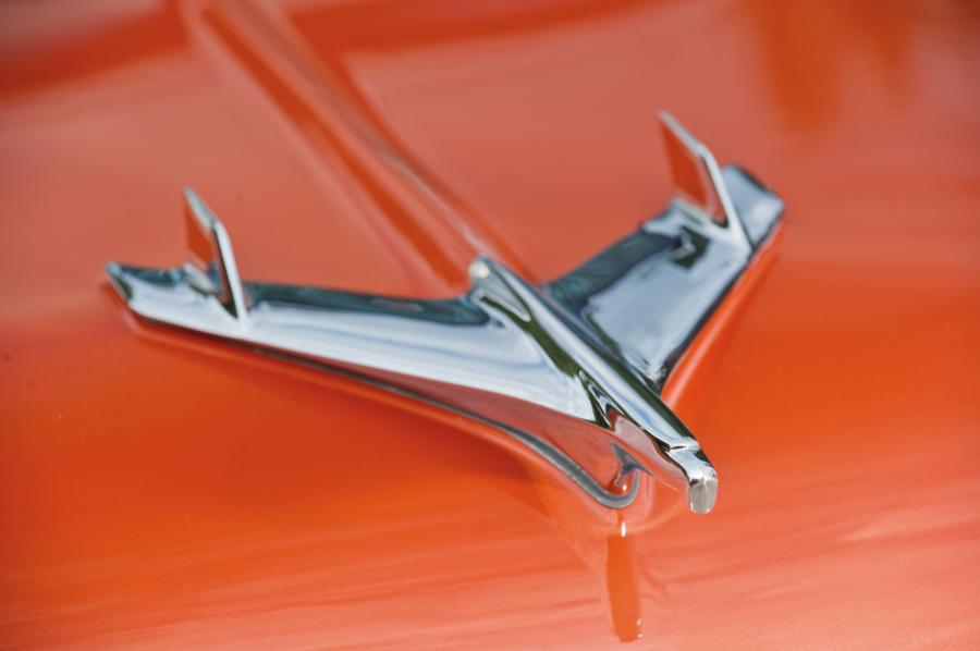 Логотип Chevrolet Bel Air Convertible 1956 года  (фото 27 из 71)